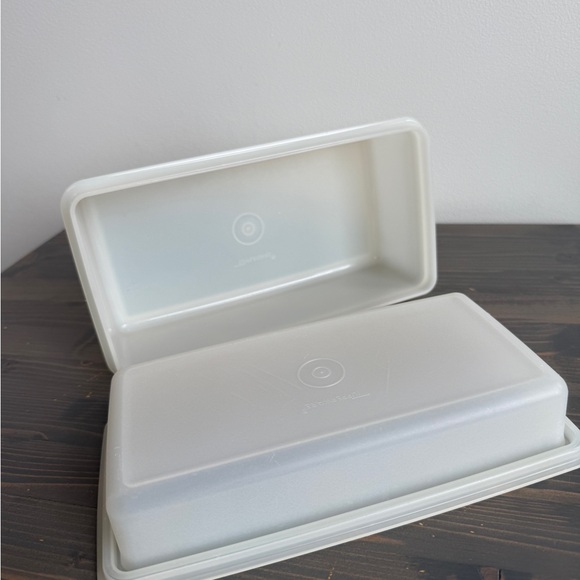 Vintage Tupperware loaf container - Picture 11 of 11
